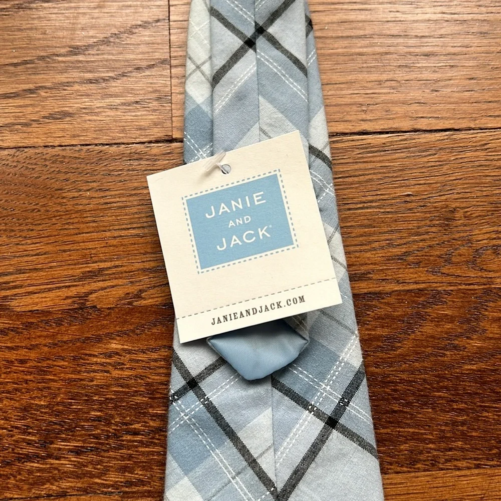 Janie and Jack boys tie, new with tags , size up to 3 years